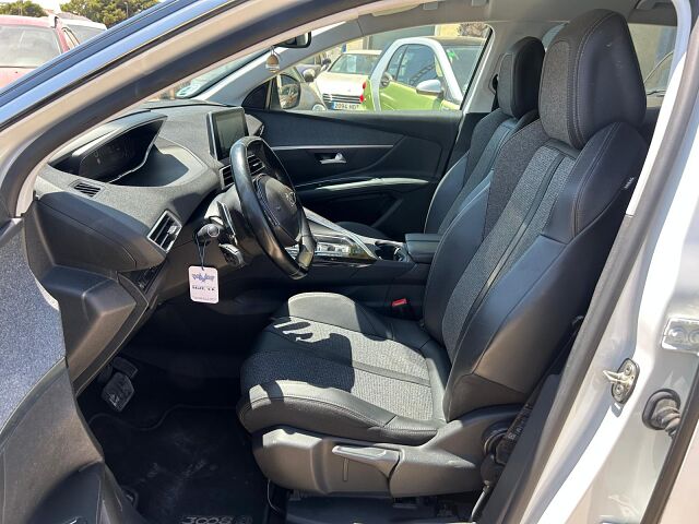 PEUGEOT 3008 ALLURE 1.2 E-THP AUTO SPANISH LHD IN SPAIN 77000 MILES SUPER 2019
